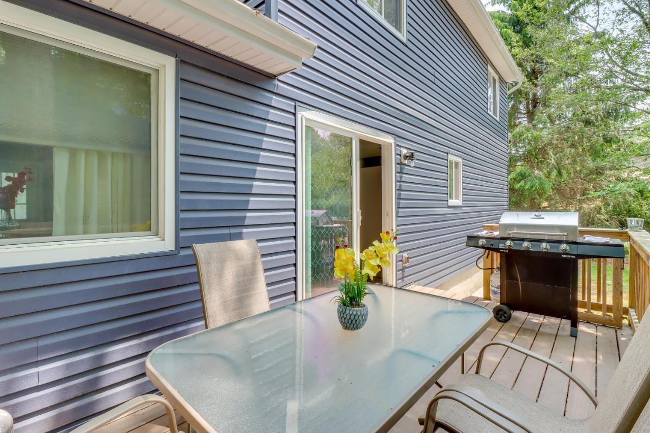 Peaceful With Deck And Community Pool! *