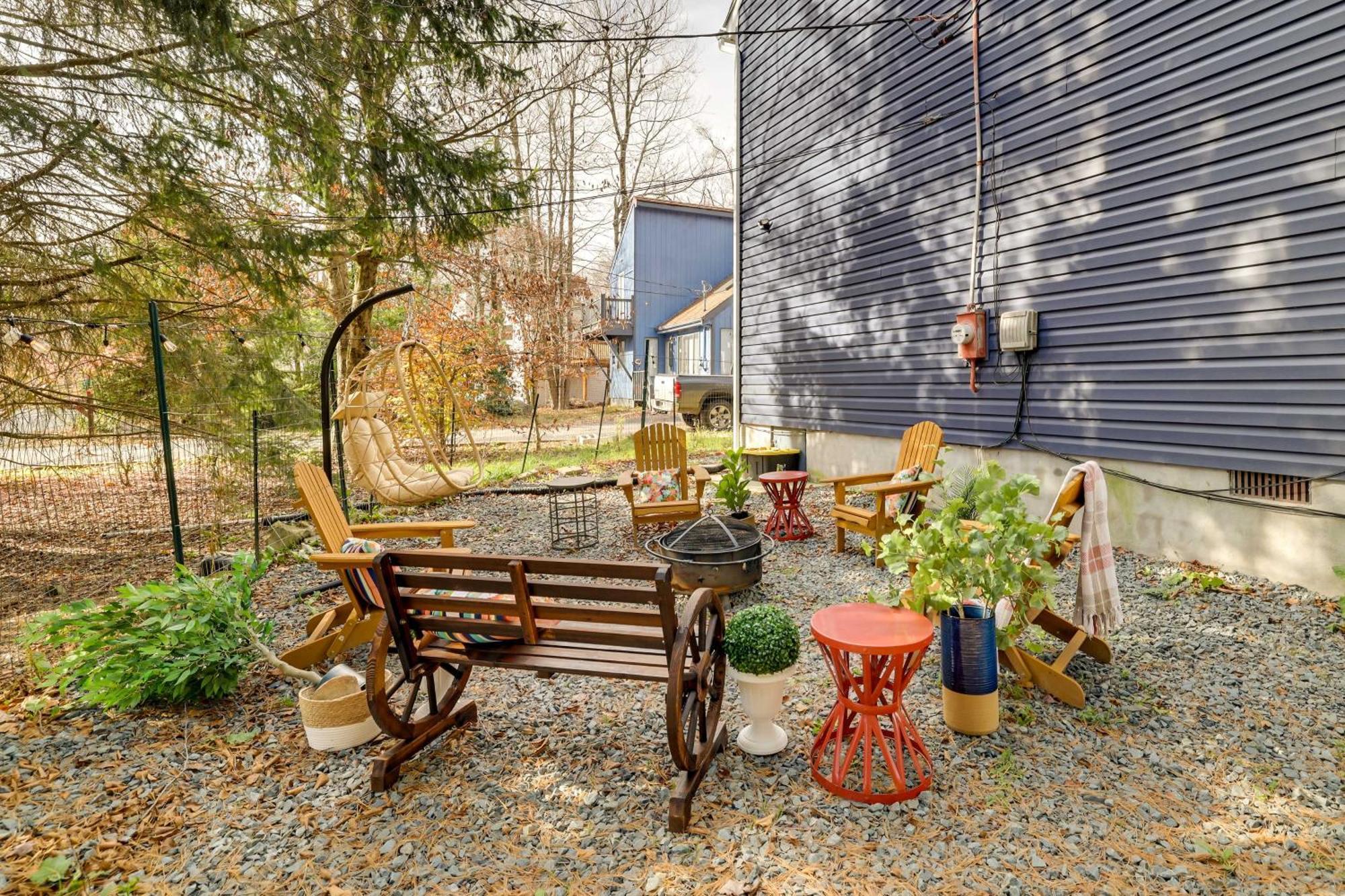 Peaceful With Deck And Community Pool!