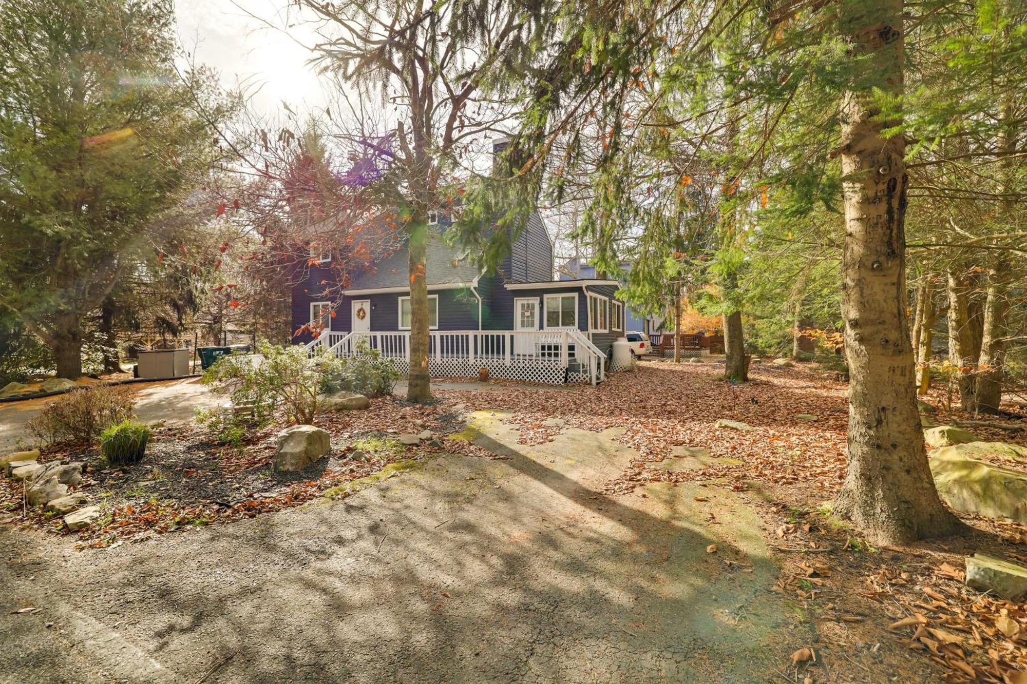 Peaceful With Deck And Community Pool! Holiday home