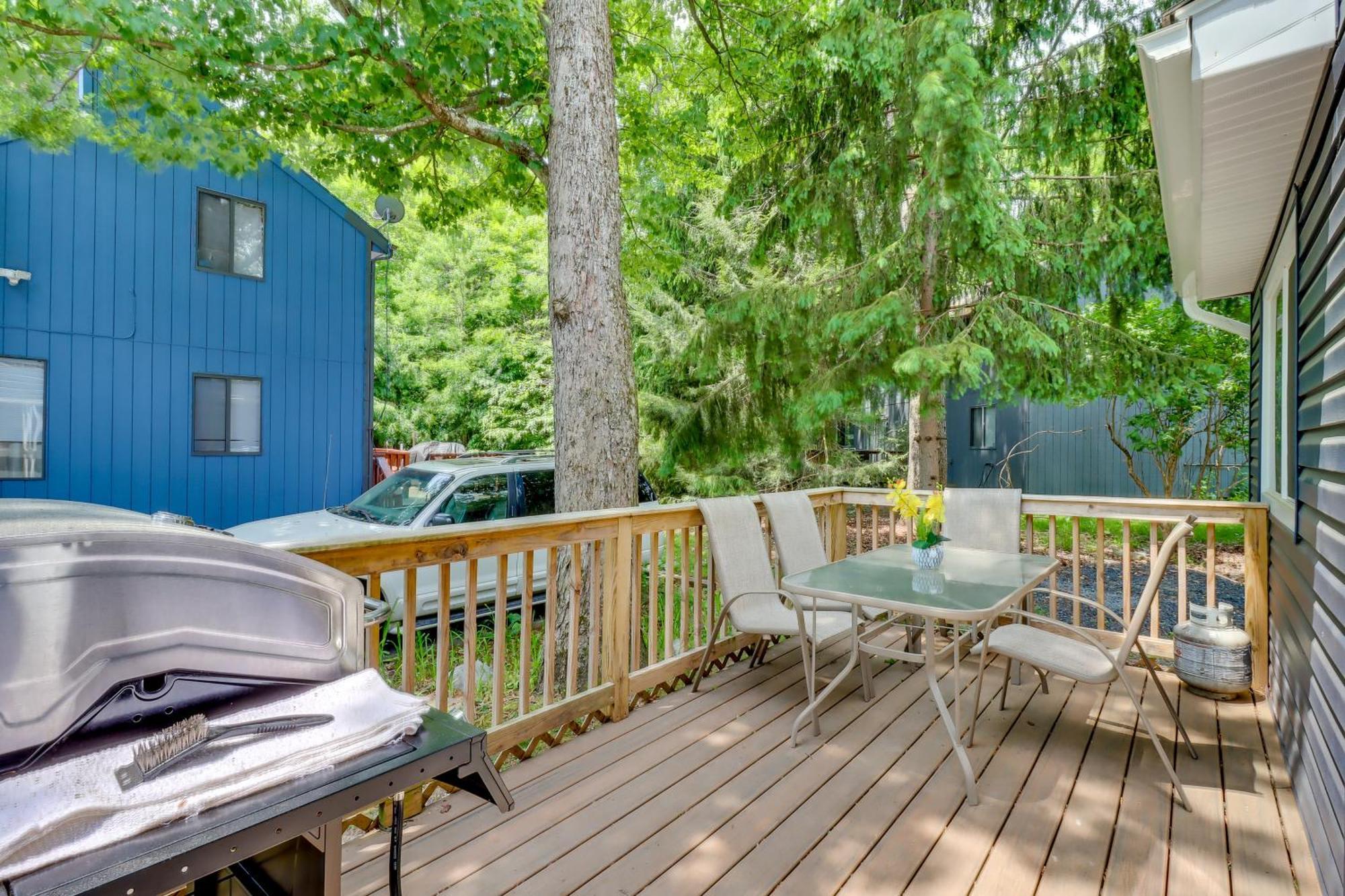 Peaceful With Deck And Community Pool! Tobyhanna