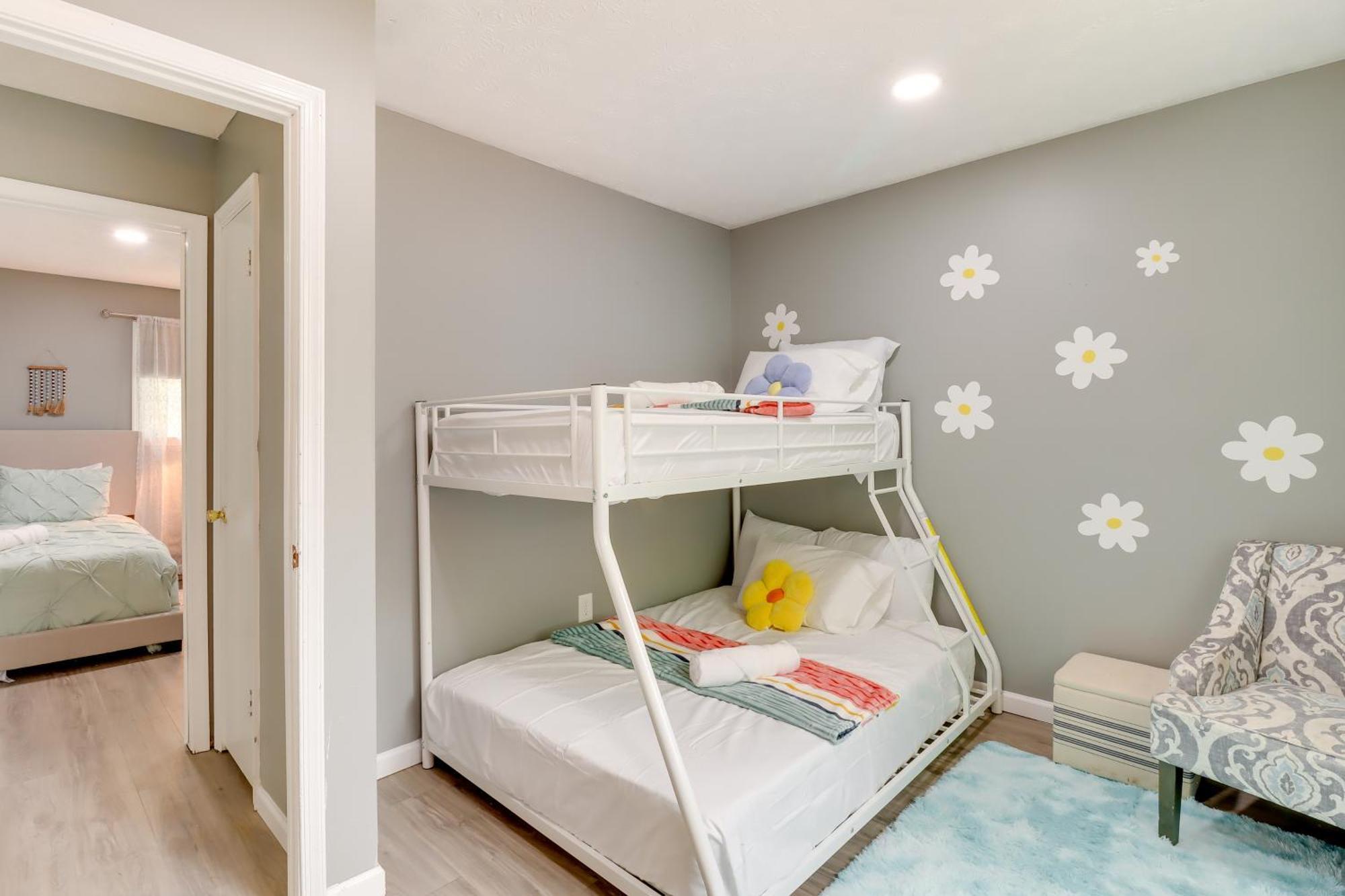 Holiday home Peaceful With Deck And Community Pool! *